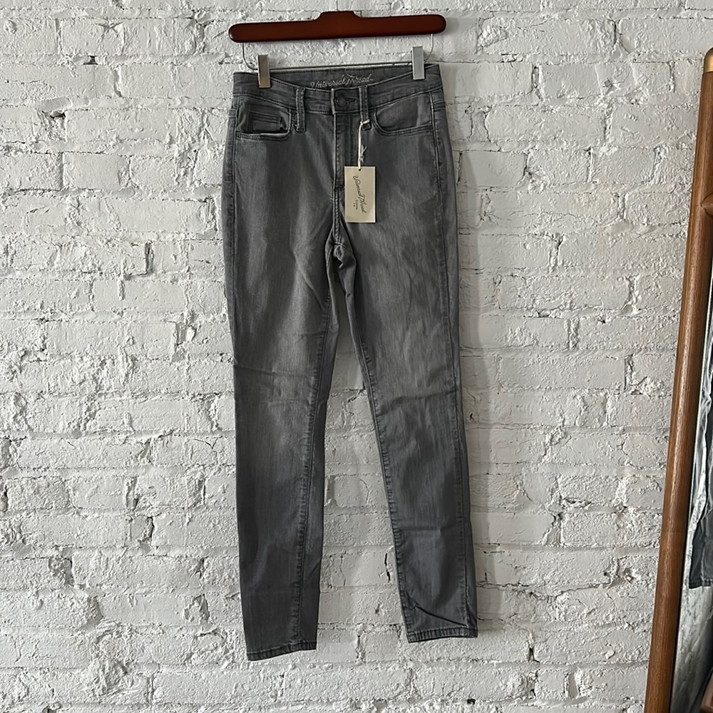 NWT universal threads light grey stretch skinny jeans